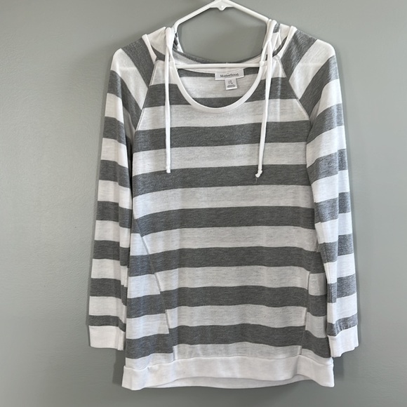 Maternity size small long sleeve pair of shirts - Picture 3 of 4